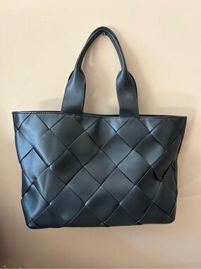 Bostanten Purse: Woven Black Tote with Double Handles